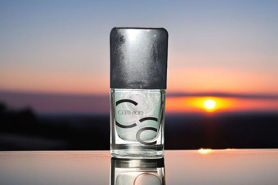 Catrice Gel Nagellack Farbe 164 Elsas Favourite Mermaid Mint  irsierend Glanz 💞 - Bild 1 von 4