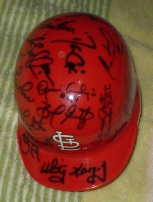 Мини-шлем ватина St. Louis Cardinals с автографом 22 кардиналов - Изображение 1 из 4