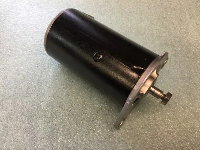 捷豹发电机 XKE E 型已修复 22900 L14 71 C42 Lucas 发电机发电机 — 第 1/4 张图片