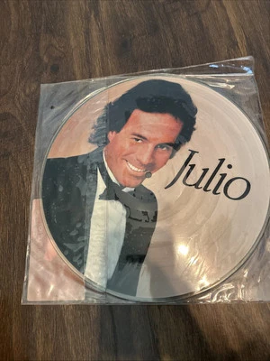 RARE JULIO IGLESIAS 1100 BEL AIR PLACE PICTURE DISC CBS 9C9 39928 SI 1984 NM-VG+ - Image 1 of 2