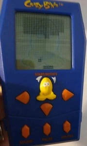 Vintage Crazy Bones elektronisches Handheld Videospiel LCD funktioniert 1999 schwer zu finden - Bild 1 von 9