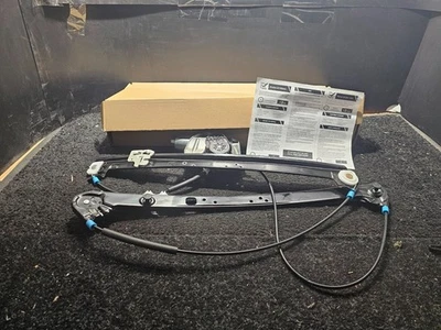 Conjunto regulador de ventana eléctrica del lado del conductor delantero Cardone 82-2140AR y motor Foto 1 de 4