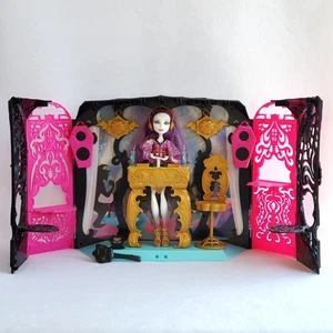 Monster High Spectra Volterguist 13 Wünsche Puppe G1 Party Lounge KOMPLETT funktioniert - Bild 1 von 23