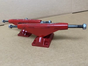 Tracker Ultralight O.G. Vintage Skateboard Trucks Red Nice GT04363 - Picture 1 of 11
