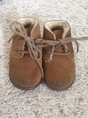Infant Boy Size S UGG Shoes Refer To An Ugg Shoe Sizing Chart - Image 1 of 4