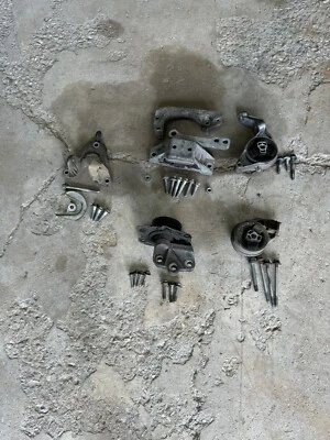 Soportes y herrajes de motor y transmisión Saturn Ion 2003-2007 2,2 L OEM Foto 1 de 4