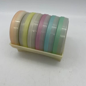 Tupperware Vintage Pastel Wagon Wheel Coasters Set Of 6 With Caddy Rack Holder - Bild 1 von 3
