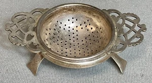 Antique Silverplate Tea Strainer & Stand – Design Pat. 1926 Ornate Pierced - Picture 1 of 6