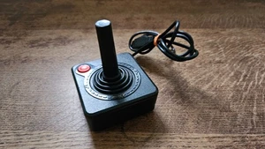 ATARI 2600 - OFFICIAL WIRED HAND CONTROLLER JOYPAD JOYSTICK #RJ4 CX-40 - Picture 1 of 4