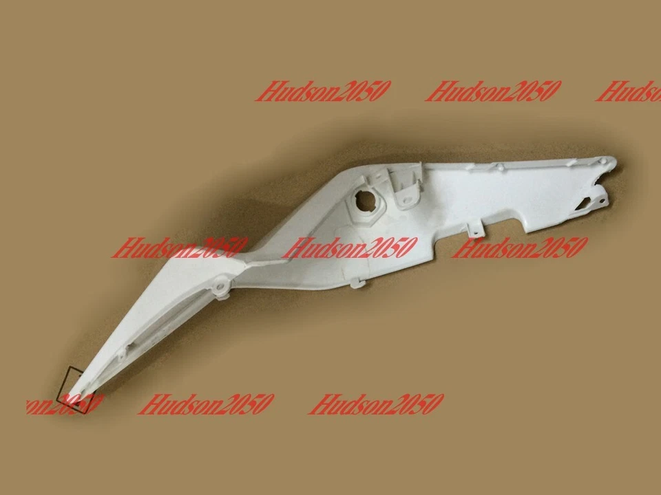 CARENADO de capó trasero izquierdo sin pintar para Aprilia RSV4 1000 2010-2015 Foto 1 de 1