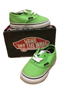 green infant vans