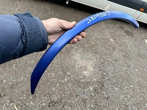 2023 GENUINE BMW 4 SERIES FENDER TRIM IN BLUE P/N 5A20B71 13741910 EXCELLENT - Picture 1 of 7