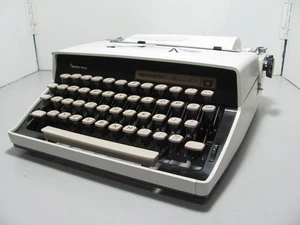 Remington Monarch 1 Typewriter W/ Carry Case 1968 Fully Working In VG Condition - Picture 1 of 13
