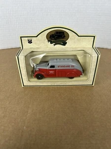 Lledo Chevron Die Cast Metal Replica Streamline Tank Truck 1:55 Scale - Picture 1 of 6