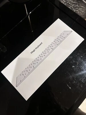Apple MLA22B/A Wireless Magic Keyboard (A1644) - Image 1 of 4