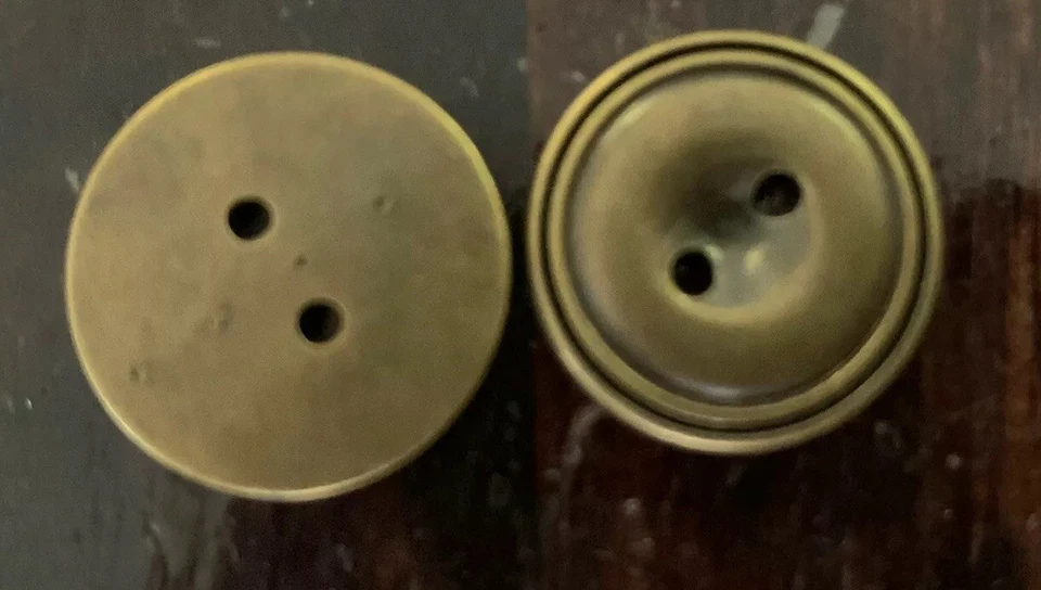 6pc Brass / Bronze Round 2 Hole Flat Round Buttons 18mm - Image 1 of 4