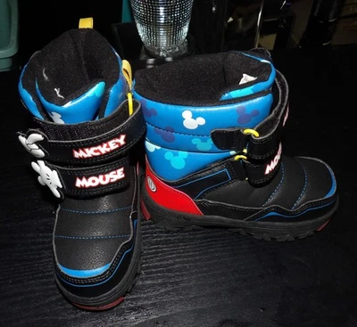 DISNEYS MICKEY MOUSE LIGHT UP TODDLER SNOW BOOTS ( SZ: 8) - Image 1 of 4