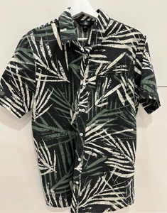 Volcom Men's M Black Green White Leaf Palm Print Button Down Shirt Aloha Hawaii - Picture 1 of 9