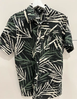 Volcom Men's M Black Green White Leaf Palm Print Button Down Shirt Aloha Hawaii - Image 1 of 4