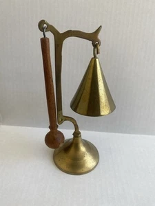 Antigua mesa vintage de latón campana de gong mesa golpeadora de madera campana escritorio - Imagen 1 de 6