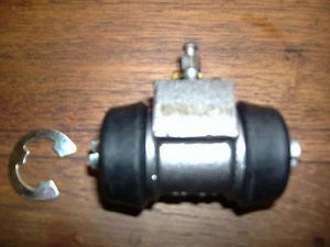 MG Midget Austin Healey Sprite Rear Wheel Cylinder Bombin Trasero - Imagen 1 de 2
