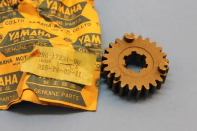 NOS YAMAHA 1972 U7 U7E 3RD WHEEL GEAR PART# 296-17231-00 - Imagem 1 de 4
