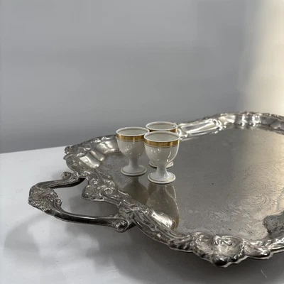 Bandeja para servir grande enchapada en plata ornamentada de colección asas de mayordomo con patas 21x15" Foto 1 de 4