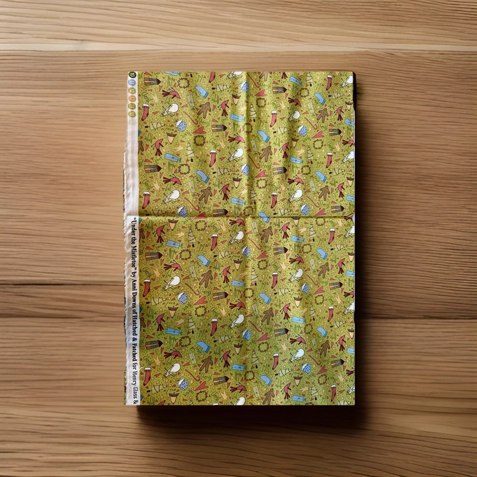 Under The Mistletoe de Anni Downs para Henry Glass & Co. 1/2 yarda Foto 1 de 2