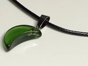 Pendant Green Onyx Natural Stone Leather Strap Cord Silver Metal Moon 3.41g - Picture 1 of 5