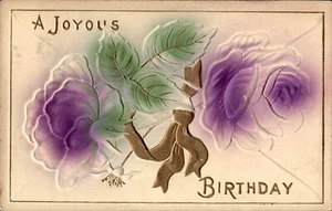 Postal de saludos de feliz cumpleaños en relieve alegre 1910 con flor púrpura marcada - Imagen 1 de 2
