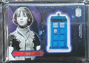 2015 Tarjeta de parche conmemorativa de la TARDIS de Doctor Who - ZOE - Imagen 1 de 2