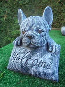 French Bulldog welcome stone concrete garden ornament - Picture 1 of 4