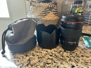 Canon EF 135mm f/2 L USM Lens + Hood Near Mint - Picture 1 of 3