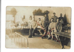 Nr.56117 Foto PK  1 WK  K.u.K  Soldaten Korneuburg Spital Militärpflege - Picture 1 of 2