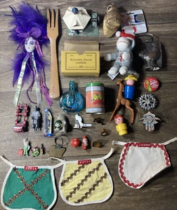 Junk Drawer Lot Trinkets Collectible Vintage/Modern Bric-a-brac Wholesale D3 - Bild 1 von 7