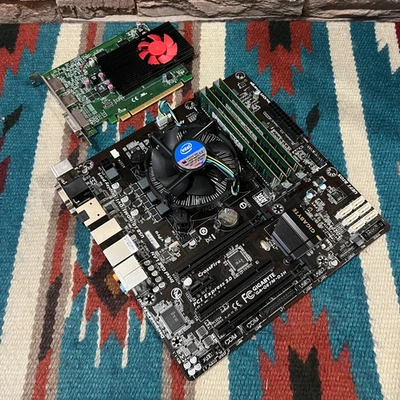 ¡Combo de placa base GIGABYTE Q87 mATX! •Xeon E3-1226v3 •Radeon R9 2 GB •16 GB de RAM Foto 1 de 4