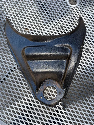 Левый передний верхний рычаг управления 65–70 Chevrolet Impala - Изображение 1 из 4