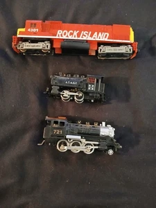 Tyco HO Scale Rock Island Locomotive 4301, at & sf & 821 locomotives 3 total - Picture 1 of 7