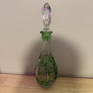 Vintage Bohemian Green Cut to Clear Crystal Decanter Floral Etched Glass Stopper - Picture 1 of 4