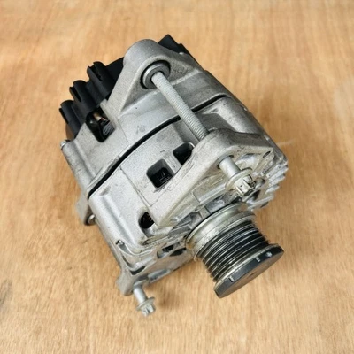 Genuine Mercedes OEM Alternator M157 AMG E63s W212 A0009062100 - Image 1 of 4