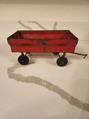 Rare Vintage 1960's IH Ertl Pressed Metal Farm Wagon Tailgate Opens. - Image 1 of 4