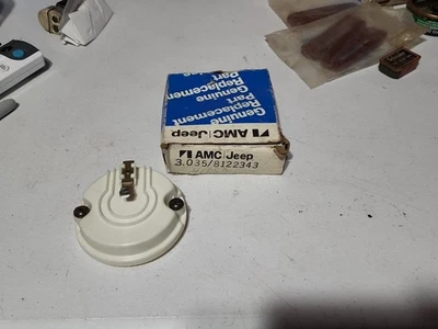 AMC JEEP CJ-5 CJ-6 1972-74 con rotor distribuidor 304 NOS P/N 8122343 OEM  Foto 1 de 4