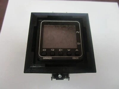 CONTROLADOR DIGITAL OMRON E5CC-QX2ASM-001 VER 2.1 Foto 1 de 4