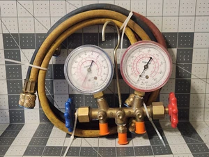 Robinair Manifold Gauges - R12 R22 R502 - Test and Charging w/Hoses - Picture 1 of 3