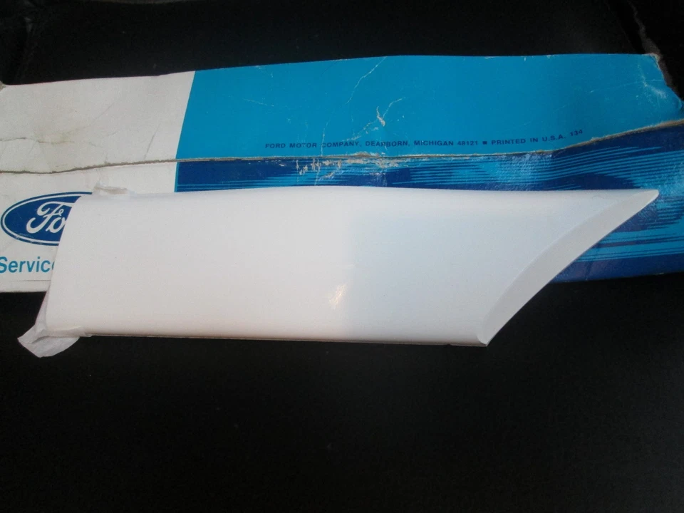 Guardabarros delantero derecho Ford Aspire 1994 95 96 97 nuevo fabricante original moldura Foto 1 de 1