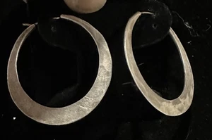 Vtg Ed LEVIN Hammered Sterling Silver 14K Wires Modernist Pierced Hoop Earrings - Picture 1 of 10