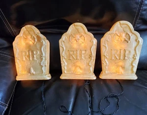 3 Kunststoff Blasform R.I.P Grabstein Lichterkette Halloween Deko - Bild 1 von 7