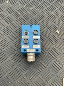 TURCK VB 4X1.5N-CS16 MULTIBOX SENSOR DISTRIBUTION JUNCTION BOX USED - Picture 1 of 3
