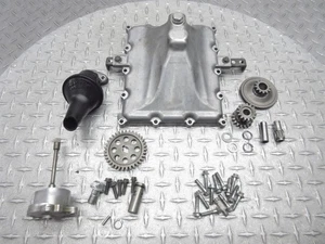 2004 03 04 Suzuki GSXR 1000 GSXR1000 OEM Oil Pan Pump Engine Bottom Cover Sump - Picture 1 of 11