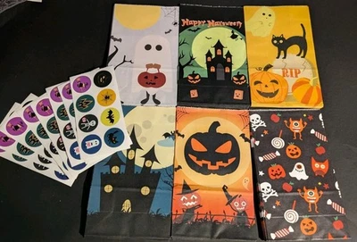 Pack of 60 Cute Halloween Party Goodie Bags w/ Matching Sticker Seals Brand New - Image 1 of 4